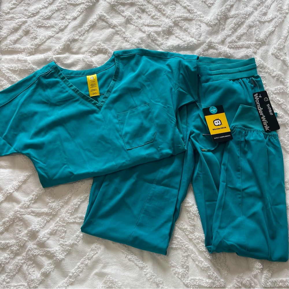 wonderwink aero scrub set